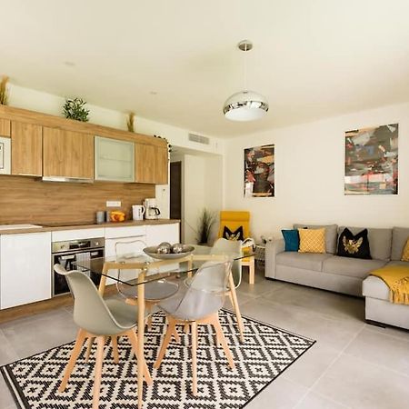 Stylish New 1 Bedroom Apartment In Juan Les Pins أنتيب المظهر الخارجي الصورة