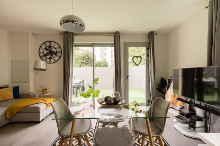 Stylish New 1 Bedroom Apartment In Juan Les Pins أنتيب المظهر الخارجي الصورة